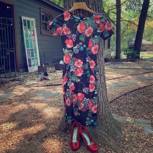 Unique Vintage back zip flowered dress